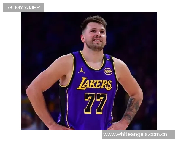 艾顿称赞东契奇为挡拆天才直言其球场视野如同长了眼睛