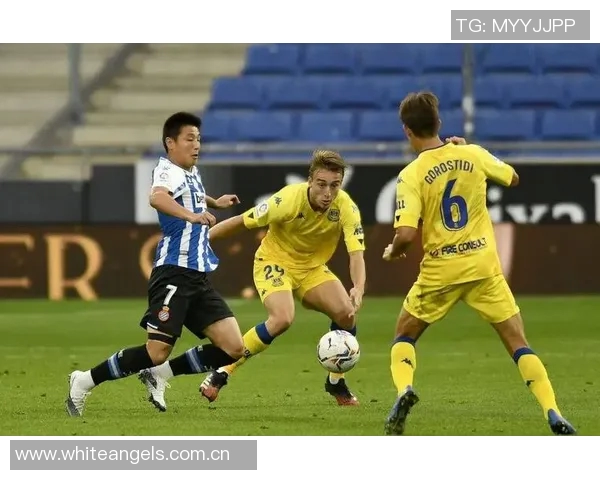 马威坦言为提升禁区投篮技术付出艰辛努力期待未来能进更多球 马威坦言为提升禁区投篮技术付出艰辛努力期待未来能进更多球