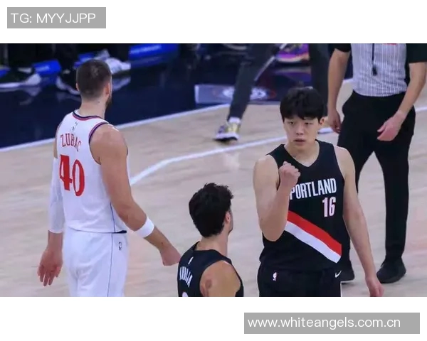 杨瀚森赛季表现波动明显连续三场未上场引发关注与讨论