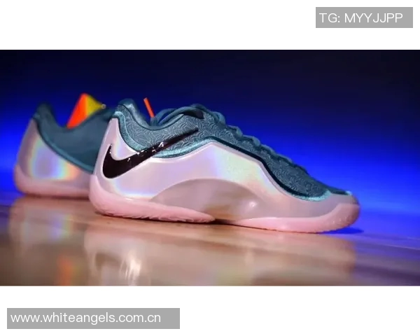 迈克米勒致敬两连冠将爱车改装为詹姆斯迈阿密配色球鞋主题款式