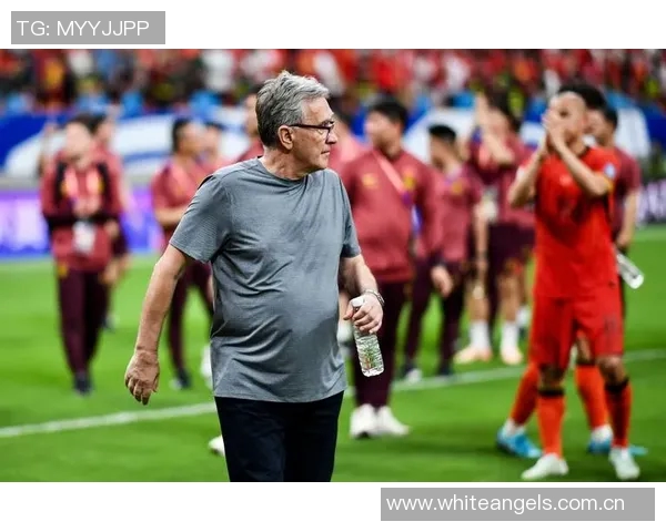 伊万谈教练压力：舆论与球迷是职业挑战，无法承受者不适合执教