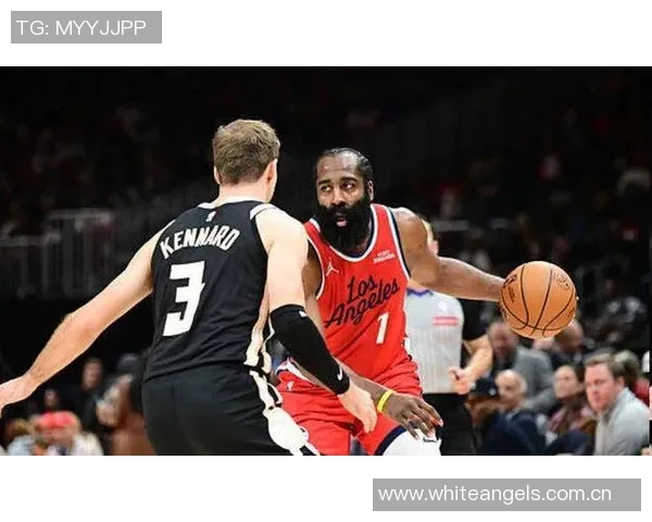 快船防守漏洞频现本赛季17场比赛中9次失分超过120分