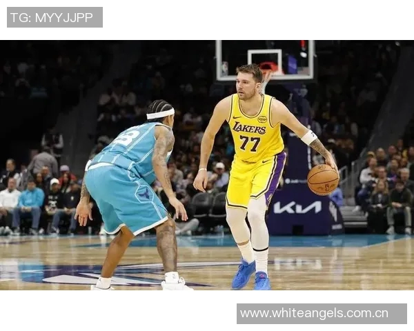 湖人媒体日回顾詹姆斯谈退役东契奇分享融入感受艾顿面对巨大压力