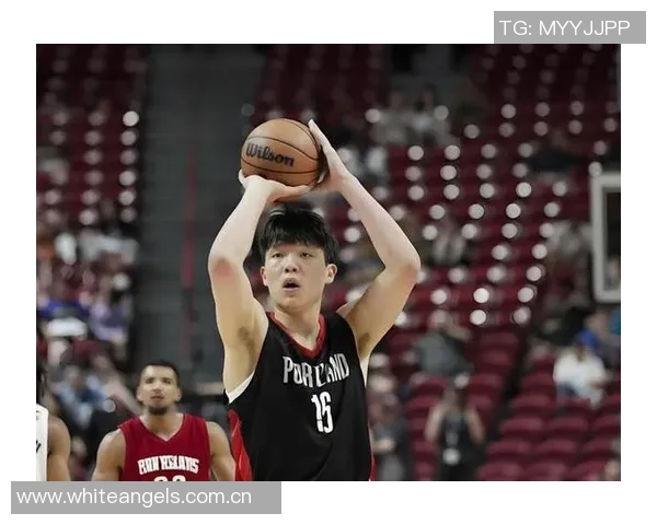 狄龙上半场表现抢眼8中3贡献7分1板3助2断成功对抗杨瀚森