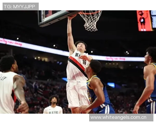 开拓者半场领先勇士16分杨瀚森表现平平库里贡献11分3篮板3助攻