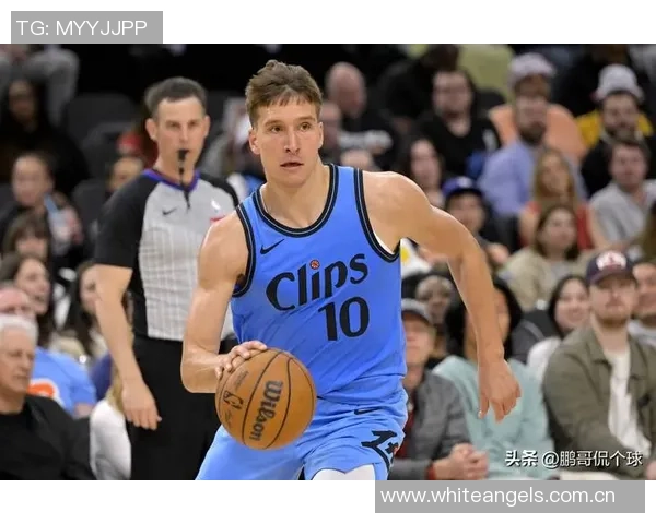 小卡表现出色半场16分4板助球队争胜 小卡表现出色半场16分4板助球队争胜