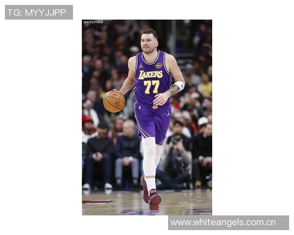 东契奇表现起伏不定25投仅7中仍砍下29分但失误频繁影响球队表现 东契奇表现起伏不定25投仅7中仍砍下29分但失误频繁影响球队表现