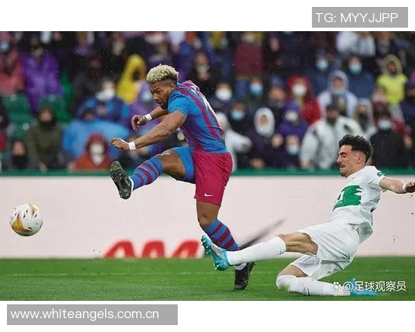 巴萨全队力挺阿劳霍尽管在对切尔西比赛中被罚下