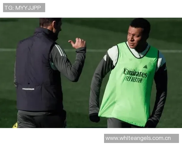 姆巴佩因伤退队引发争议罗滕直言队友对特殊待遇感到厌倦 姆巴佩因伤退队引发争议罗滕直言队友对特殊待遇感到厌倦